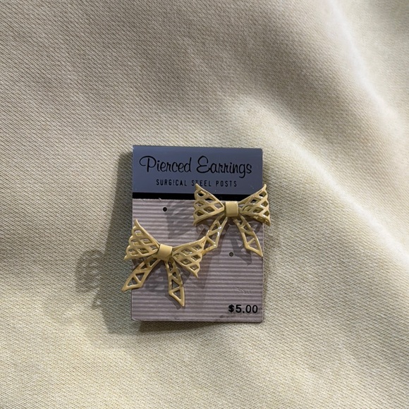 Jewelry - 4/$10 Pale Yellow 3D Bow Pierced Earrings